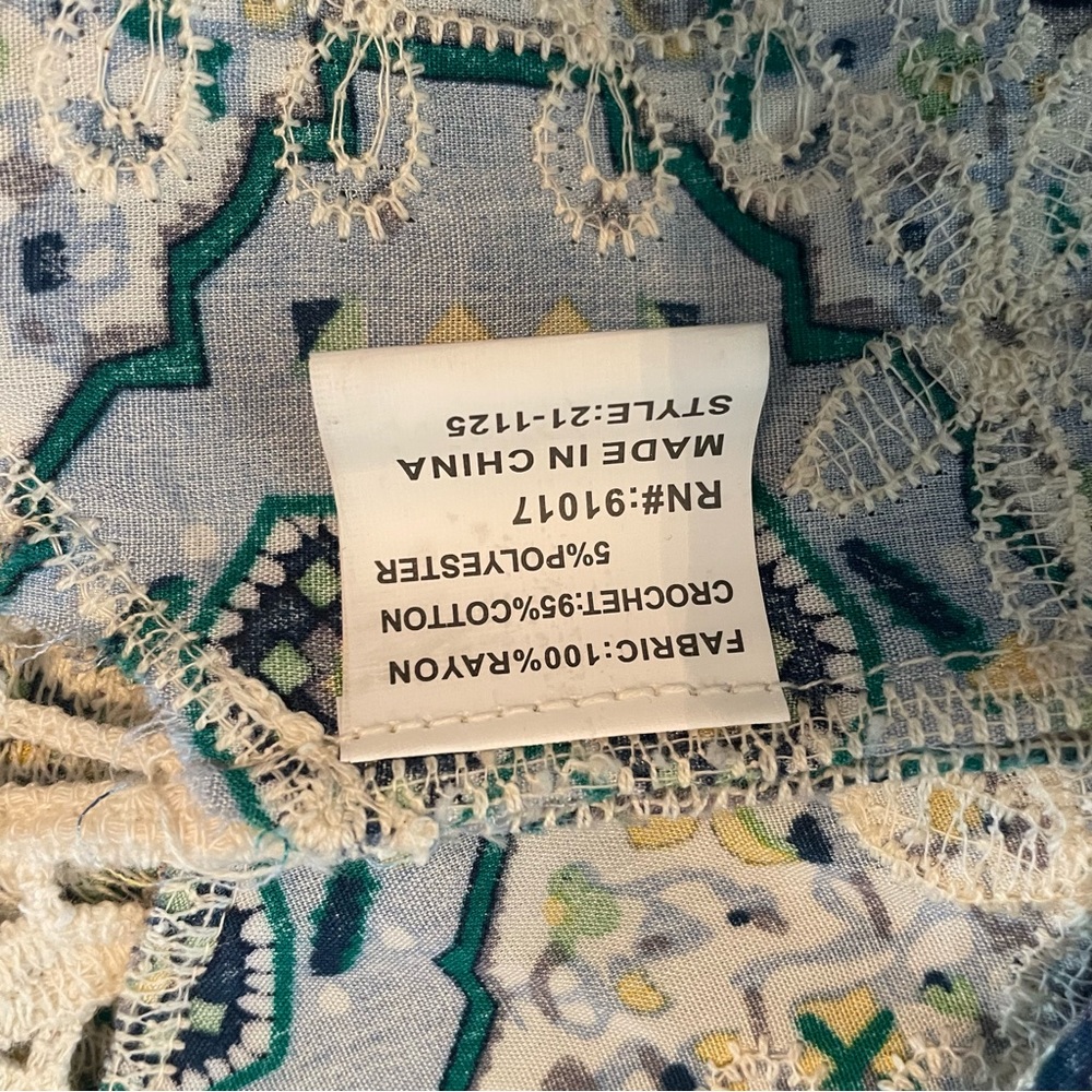 Solitaire Embroidered Bohemian Tunic! 3/4 Sleeve! Lace trim! Like new! Medium - Picture 9 of 13